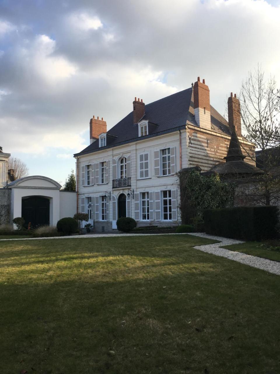 Entre Cour Et Jardin Bed & Breakfast Arras Ngoại thất bức ảnh